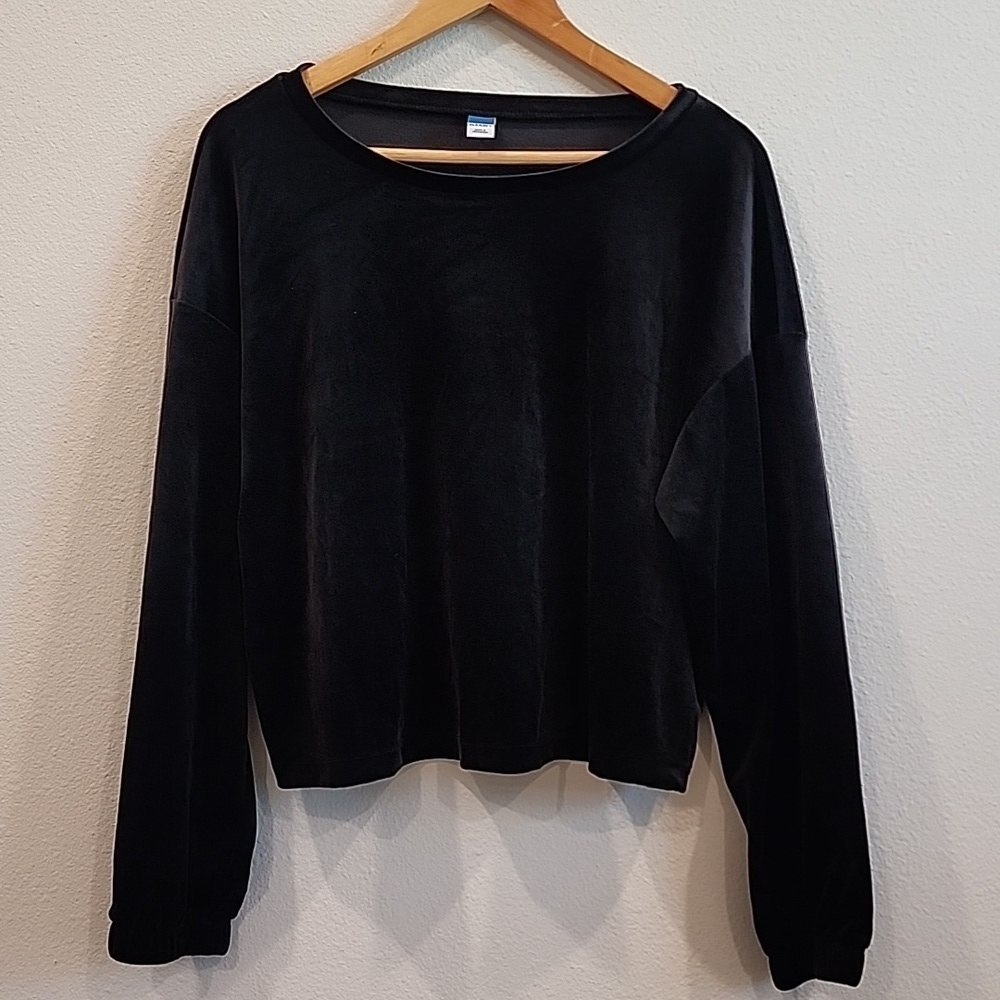 Old Navy Black Velvety Crop Sweatshirt